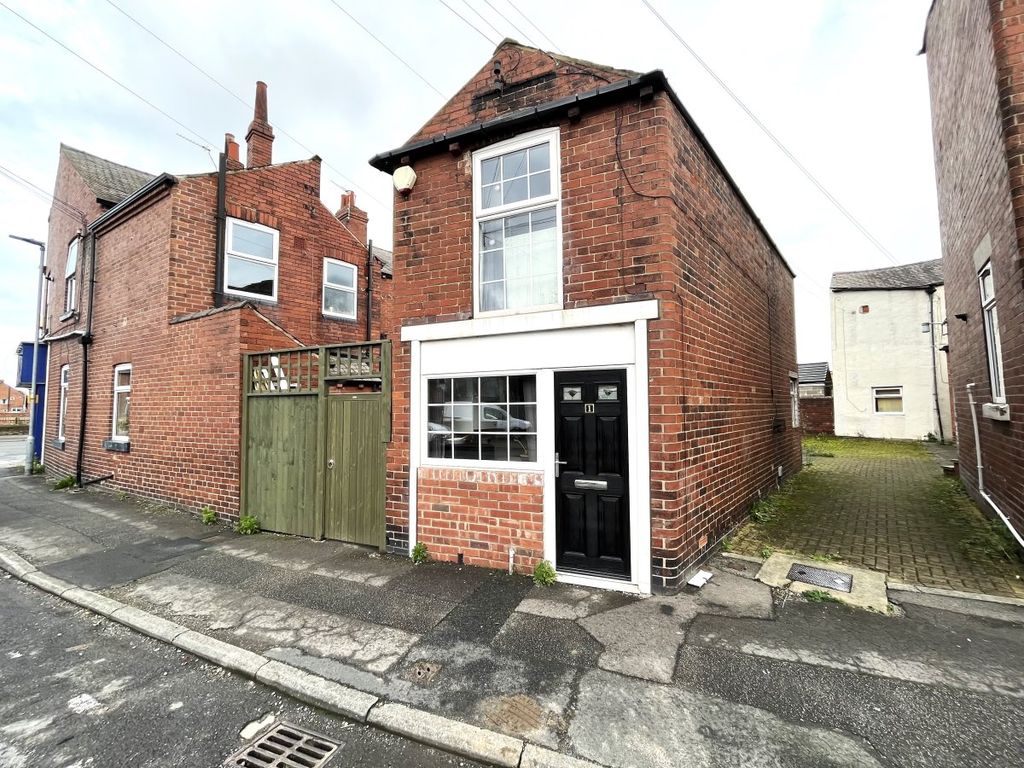 1 bed detached house for sale in Chald Lane, Wakefield WF2, £95,000 Zoopla