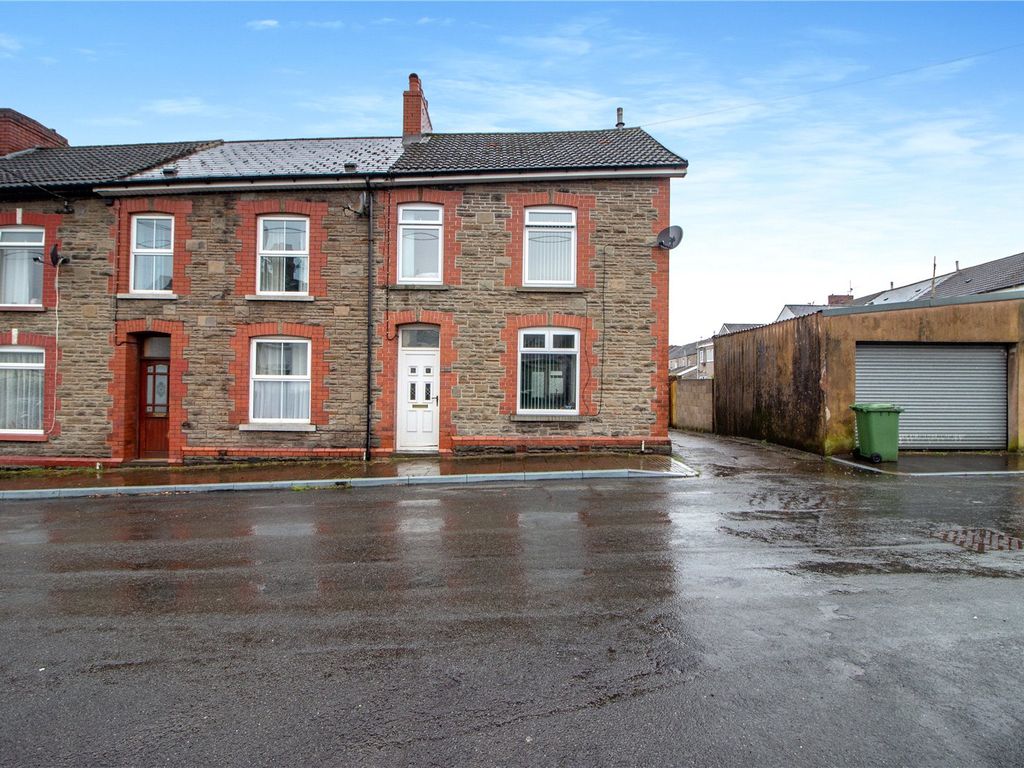 3 bed end terrace house for sale in William Street, Trethomas