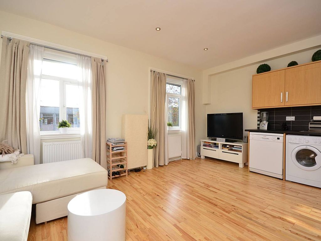 3 bed flat to rent in Chiswick High Road, Chiswick, London W4 Zoopla