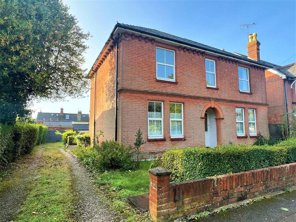 5 bed detached house for sale in Cromwell Road, Basingstoke RG21, £