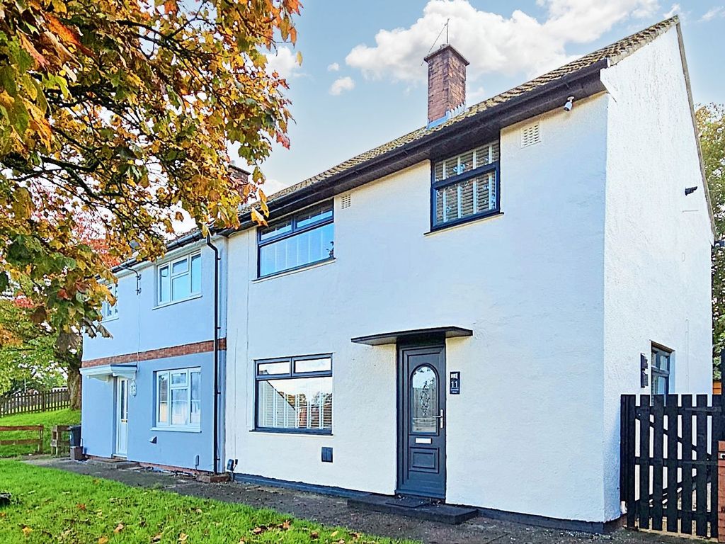 3 bed semidetached house for sale in Constable Drive, Newport NP19, £