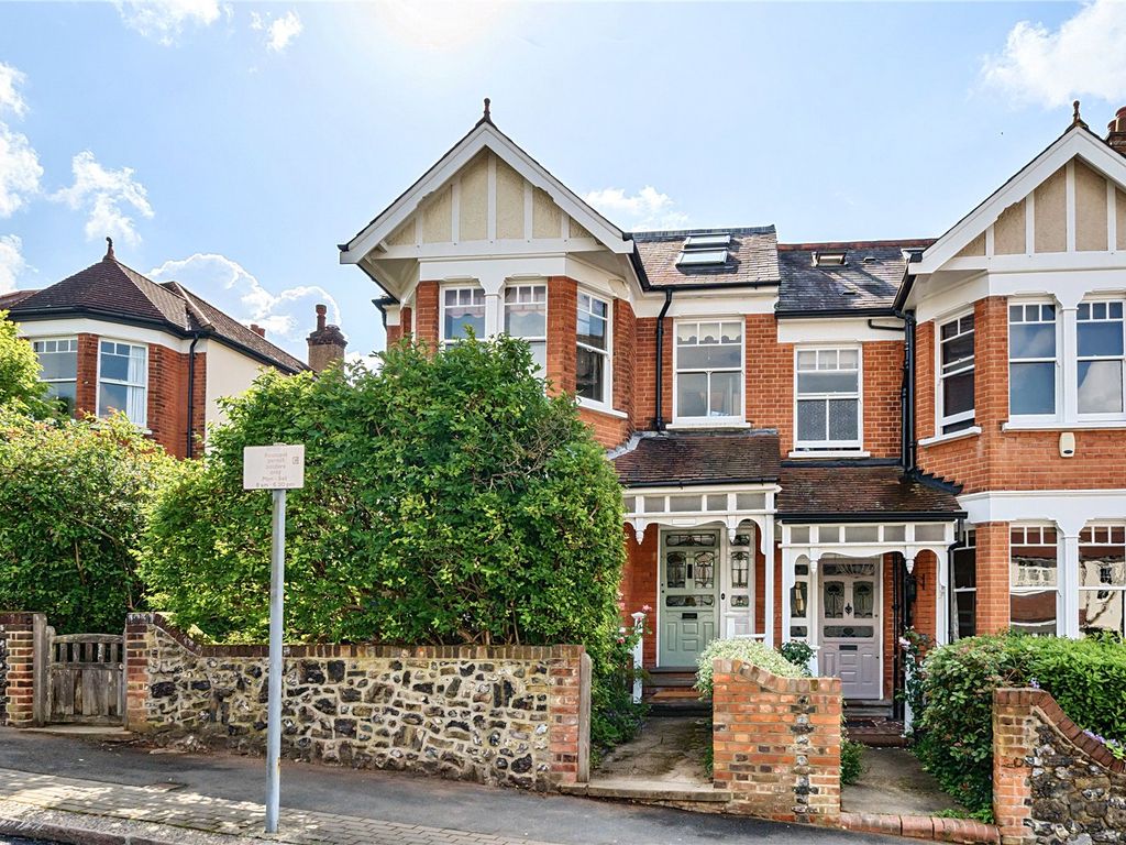 5 bed semidetached house for sale in Fitzjohn Avenue, EN5, £