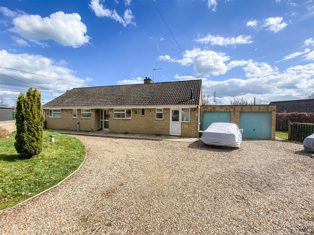 3 bed bungalow for sale in Great Somerford, Chippenham SN15 Zoopla