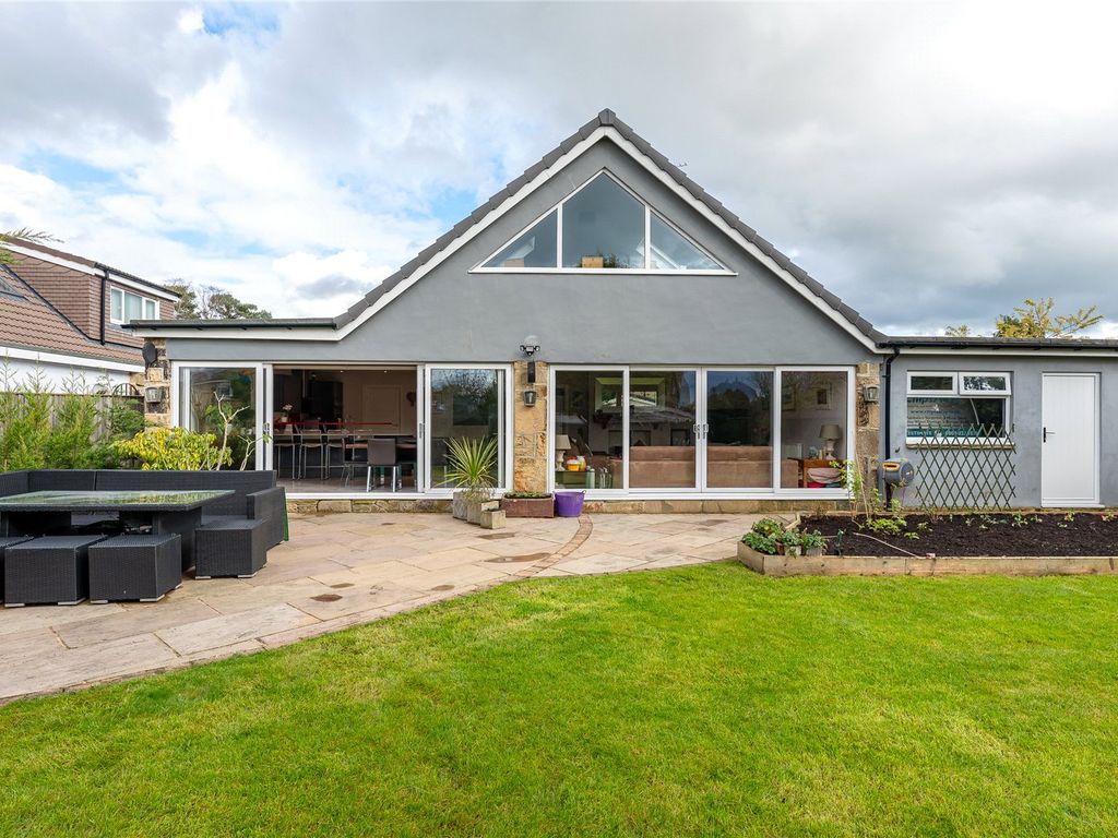 4 bed country house for sale in Albans Close, Bardsey LS17, £675,000