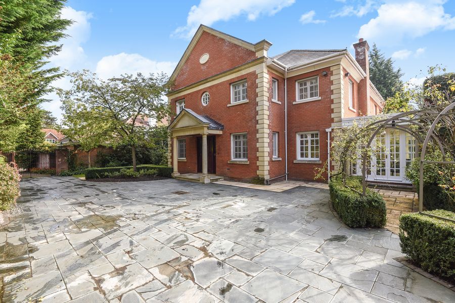 6 bed detached house to rent in Cross Road, Sunningdale, Ascot SL5 Zoopla