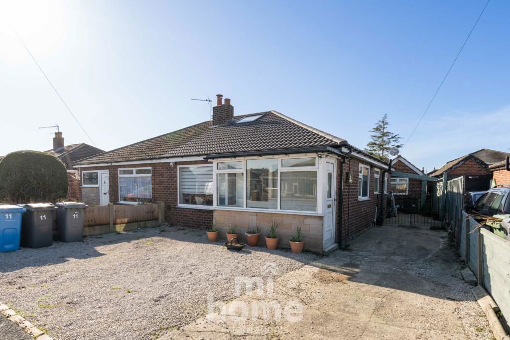 3 bed bungalow for sale in Ribble Close, Freckleton, Preston PR4, £