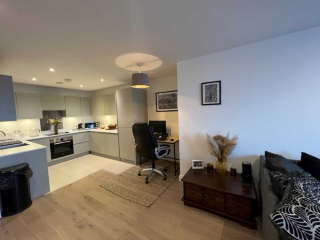 2 bed flat for sale in Brook Road, Borehamwood WD6, £335,000 Zoopla