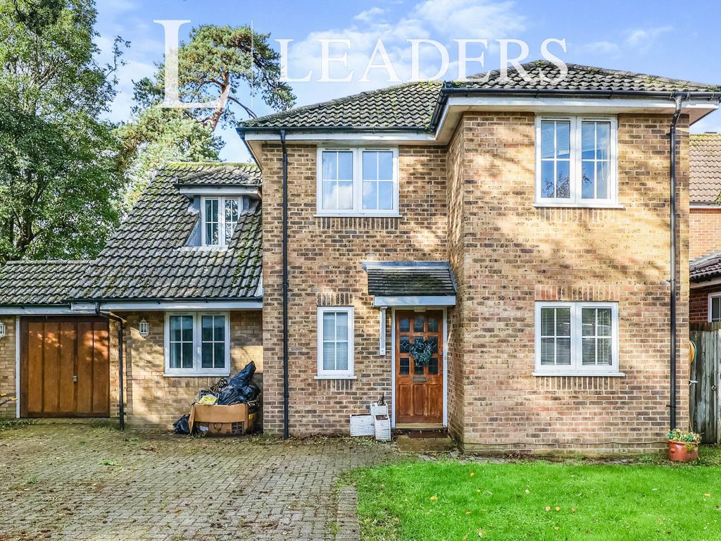 4 bed detached house to rent in Hartwood Gardens, Cowplain