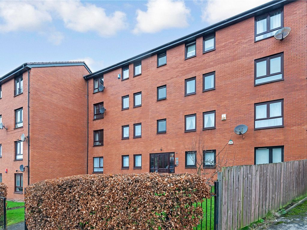 2 bed flat for sale in Cathcart Road, Rutherglen, Glasgow, South