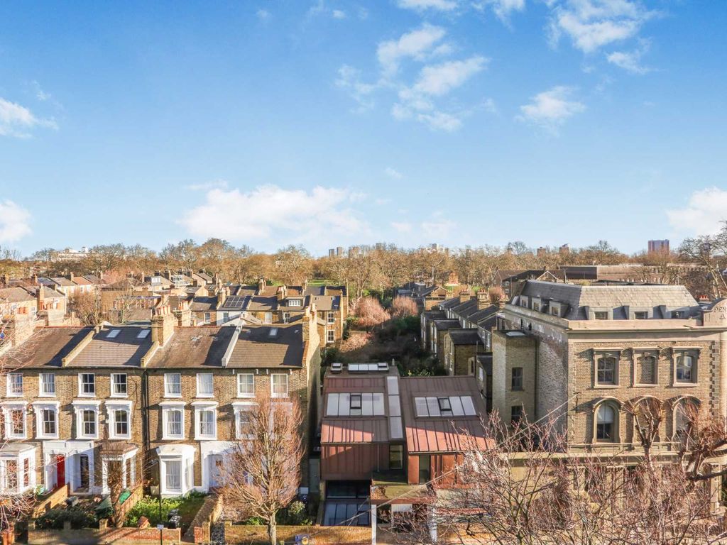 1 bed flat to rent in Chelsfield Point, Penshurst Road E9, £1,700 pcm