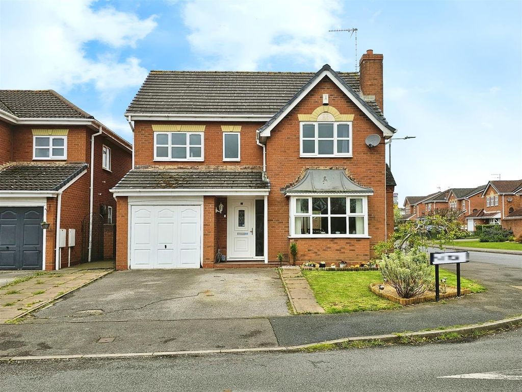 4 bed detached house for sale in Washford Road, Hilton, Derby DE65, £