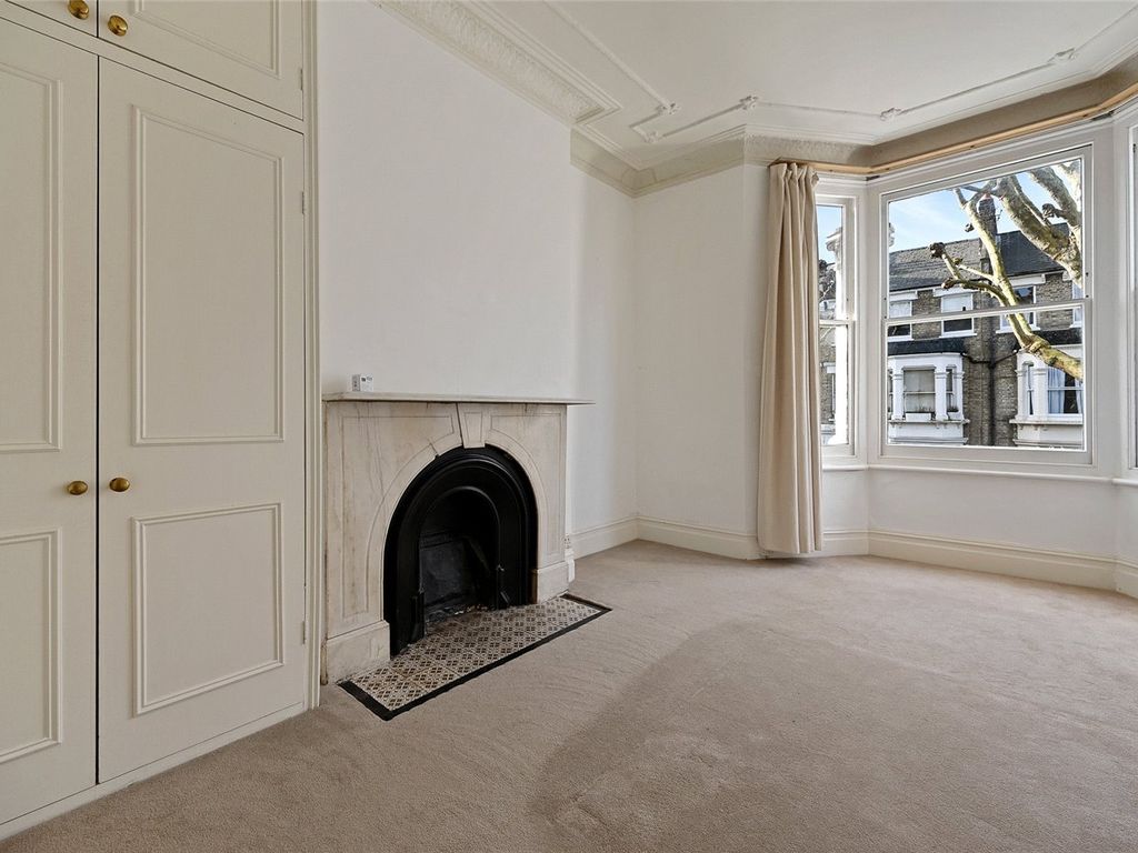 2 bed flat to rent in Agate Road, Brackenbury, London W6, £2,275 pcm