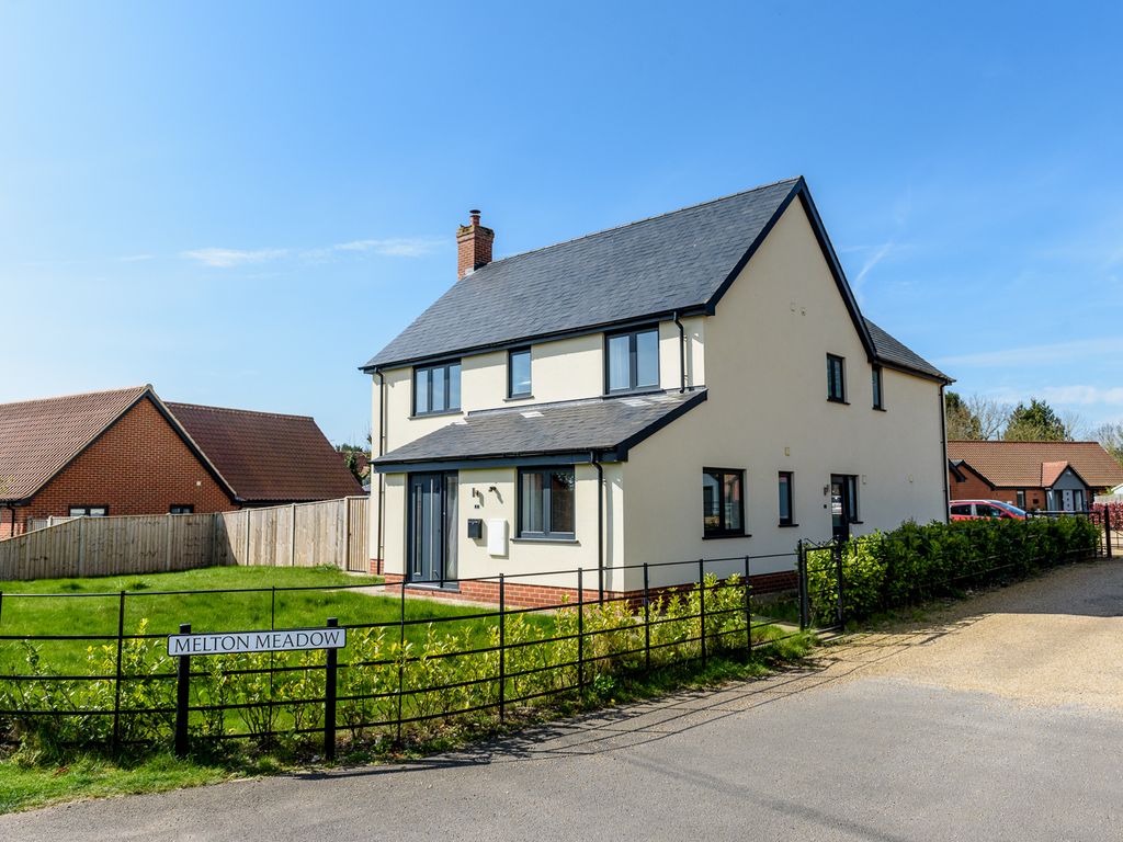 4 bed detached house for sale in Long Street, Great Ellingham