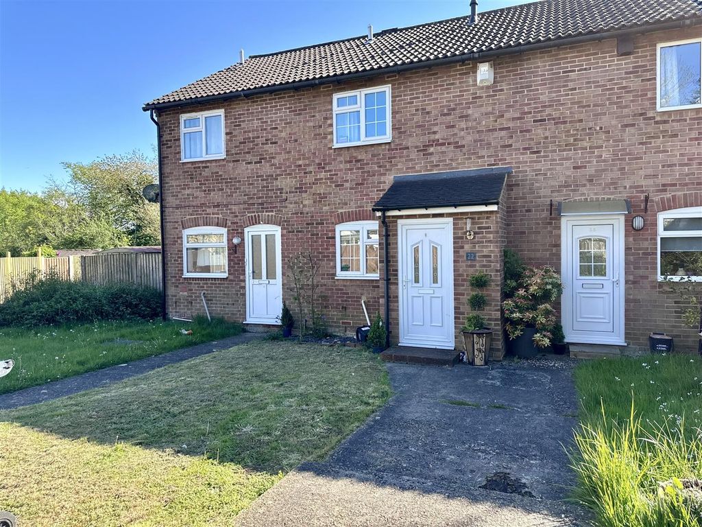 2 bed terraced house for sale in Falcon Way, Ashford TN23, £247,500