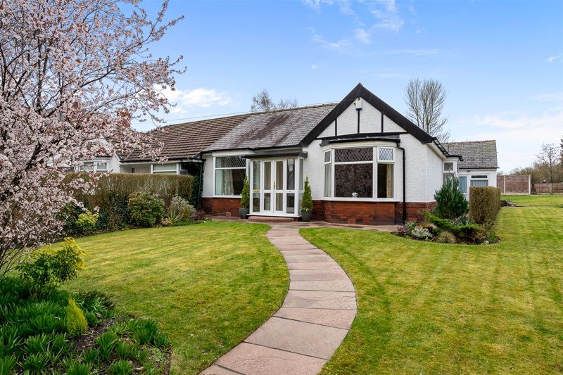 4 bed semidetached house for sale in SemiDetached Bungalow, Regent