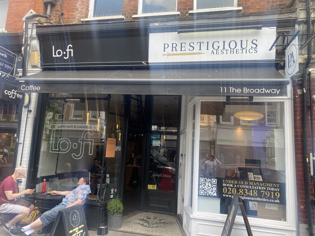 Restaurant/cafe to let in 11 Broadway Parade, Crouch End N8, £25,000 pa
