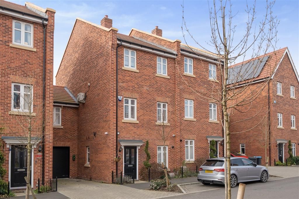 4 bed semidetached house to rent in Archer Way, Enfield EN2 Zoopla