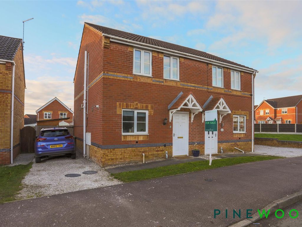 3 bed semidetached house for sale in Haddon Road, North Wingfield