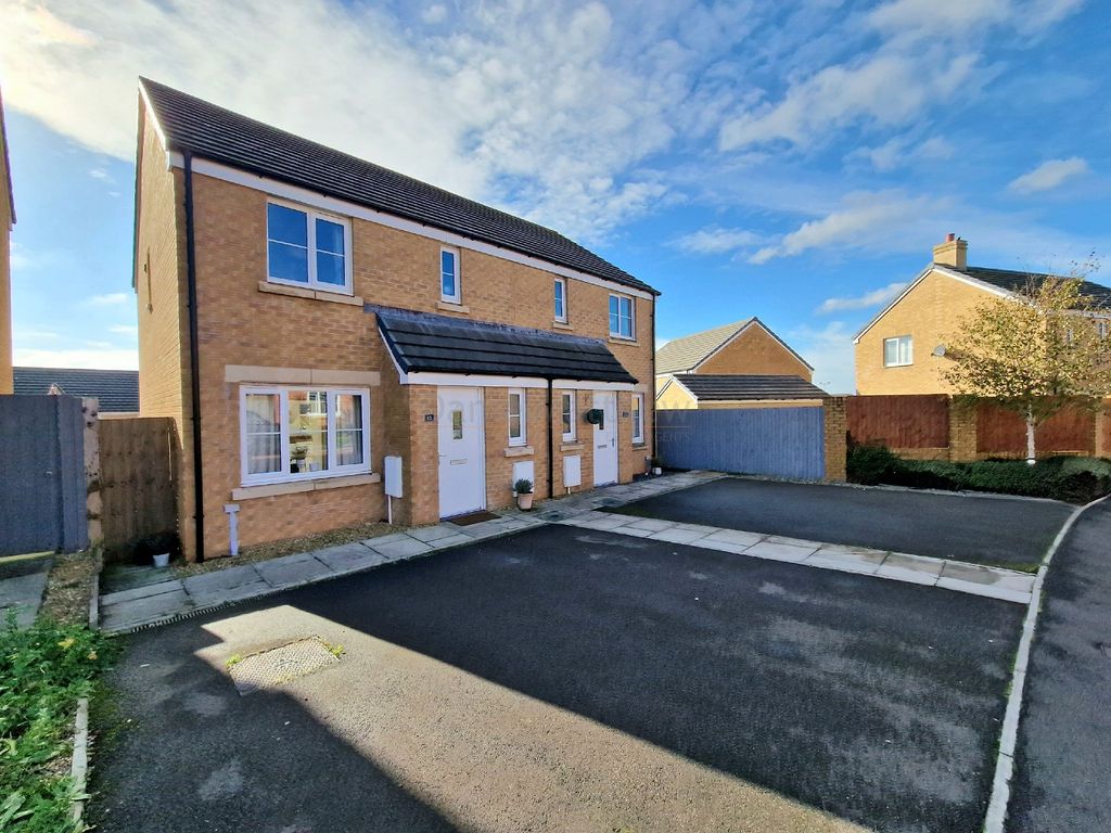 3 bed semidetached house for sale in Ffordd Y Rhosyn, Coity, Bridgend
