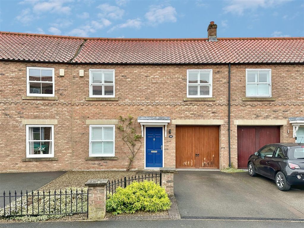 3 bed terraced house for sale in Wilkinsons Court, Easingwold, York