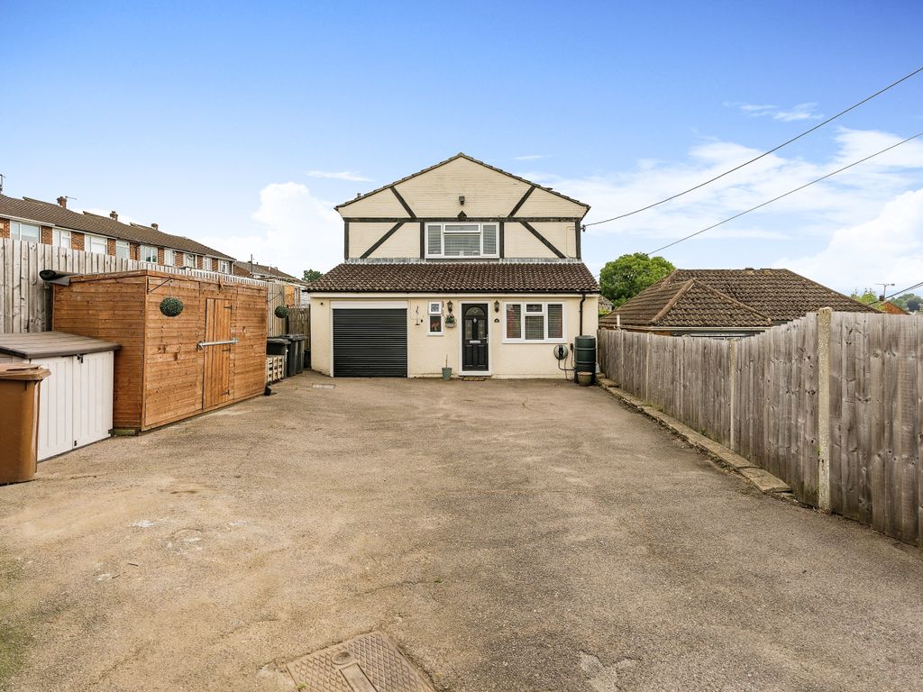 4 bed detached house for sale in Snodhurst Avenue, Walderslade, Chatham
