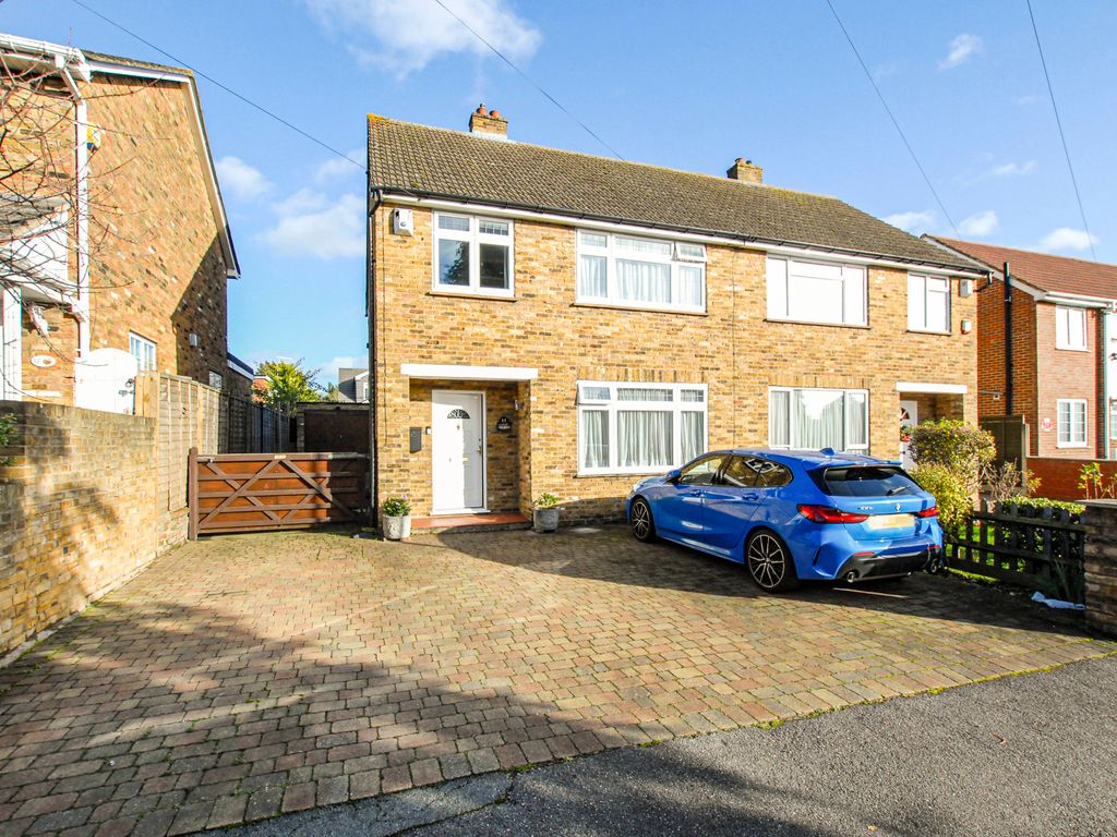 3 bed semidetached house for sale in Newlyn Close, Hillingdon UB8 Zoopla