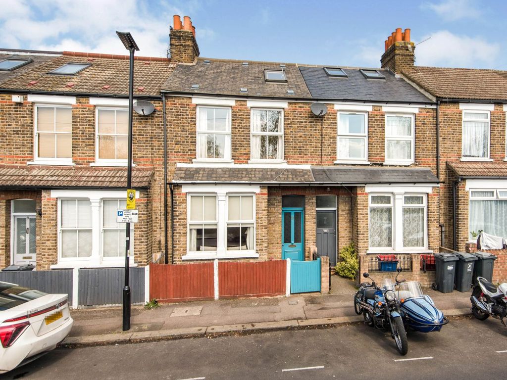 3 bed terraced house for sale in Layton Road, Brentford TW8 Zoopla