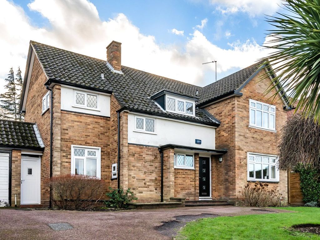 Harmsworth Way, Totteridge, London N20