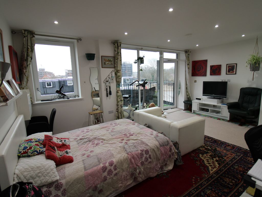 Studio for sale in Vauxhall Place, Dartford DA1 Zoopla