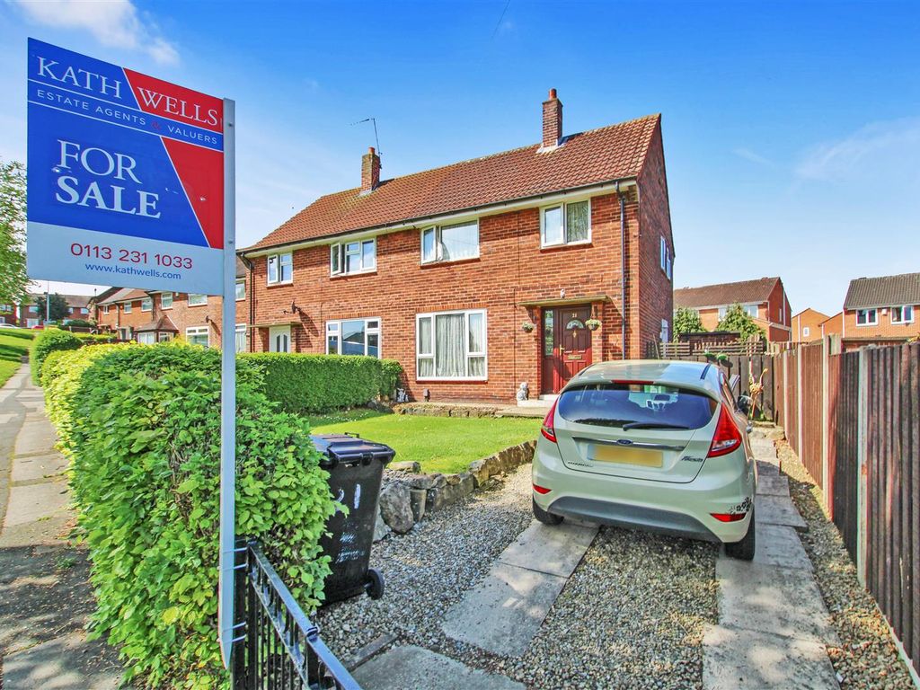 3 bed semidetached house for sale in St Catherines Green, Bramley