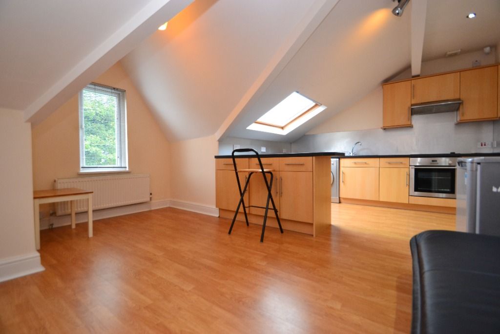 1 bed flat to rent in Brookfield Avenue, Leeds LS8 Zoopla