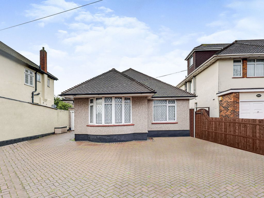 2 bed detached bungalow for sale in Prittlewell Chase, WestcliffOnSea SS0 Zoopla