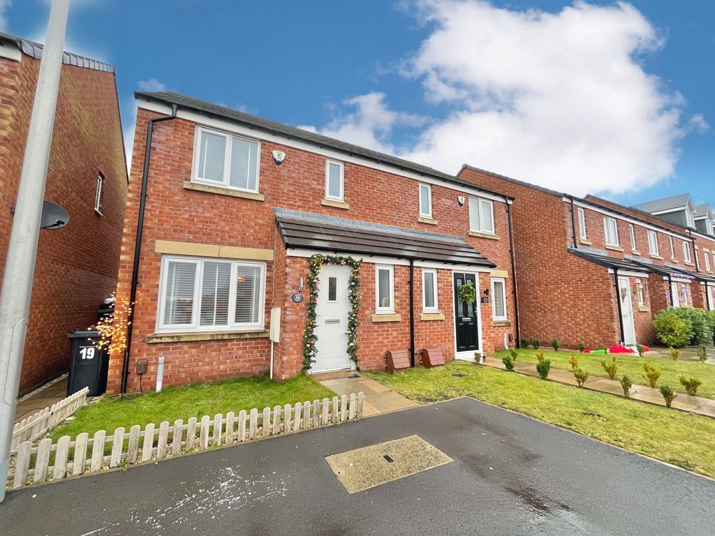 3 bed semidetached house for sale in Swallow Crescent, Maghull L31, £
