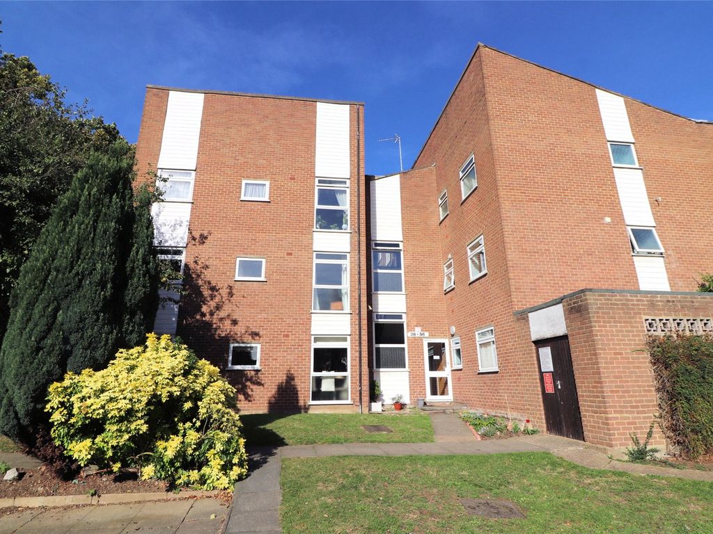 2 bed flat for sale in Kempton Close, Northumberland Heath, Kent DA8, £