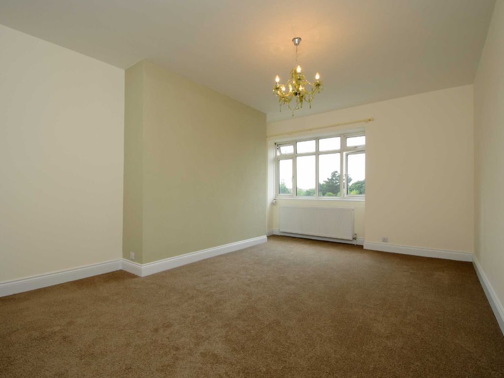 4 bed flat to rent in Brondesbury Park, Willesden Green NW6 Zoopla