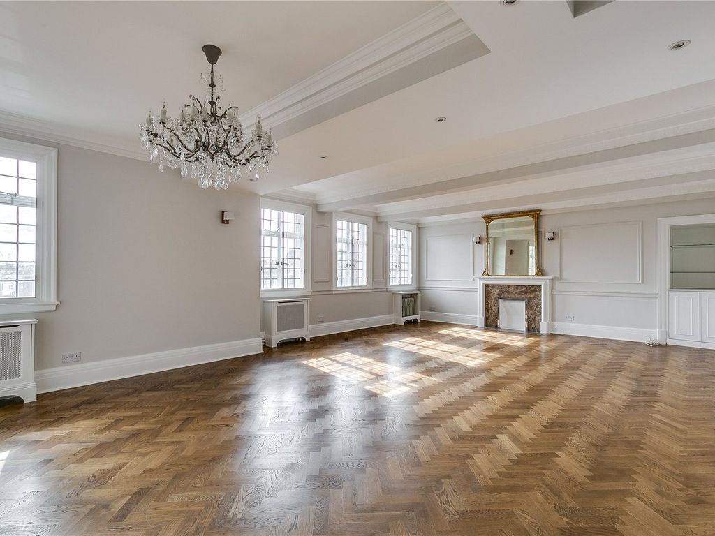 4 bed flat to rent in Chiltern Court, Baker Street, Marylebone, London