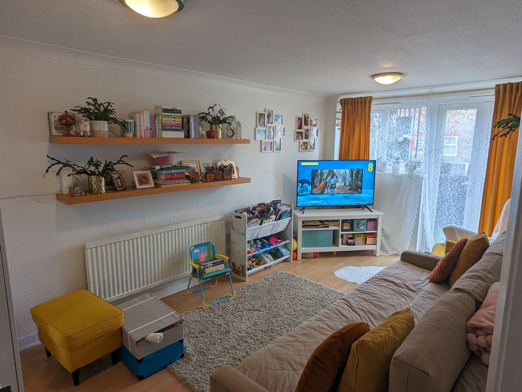 Block of flats to rent in Mersham Road, Thornton Heath CR7 Zoopla