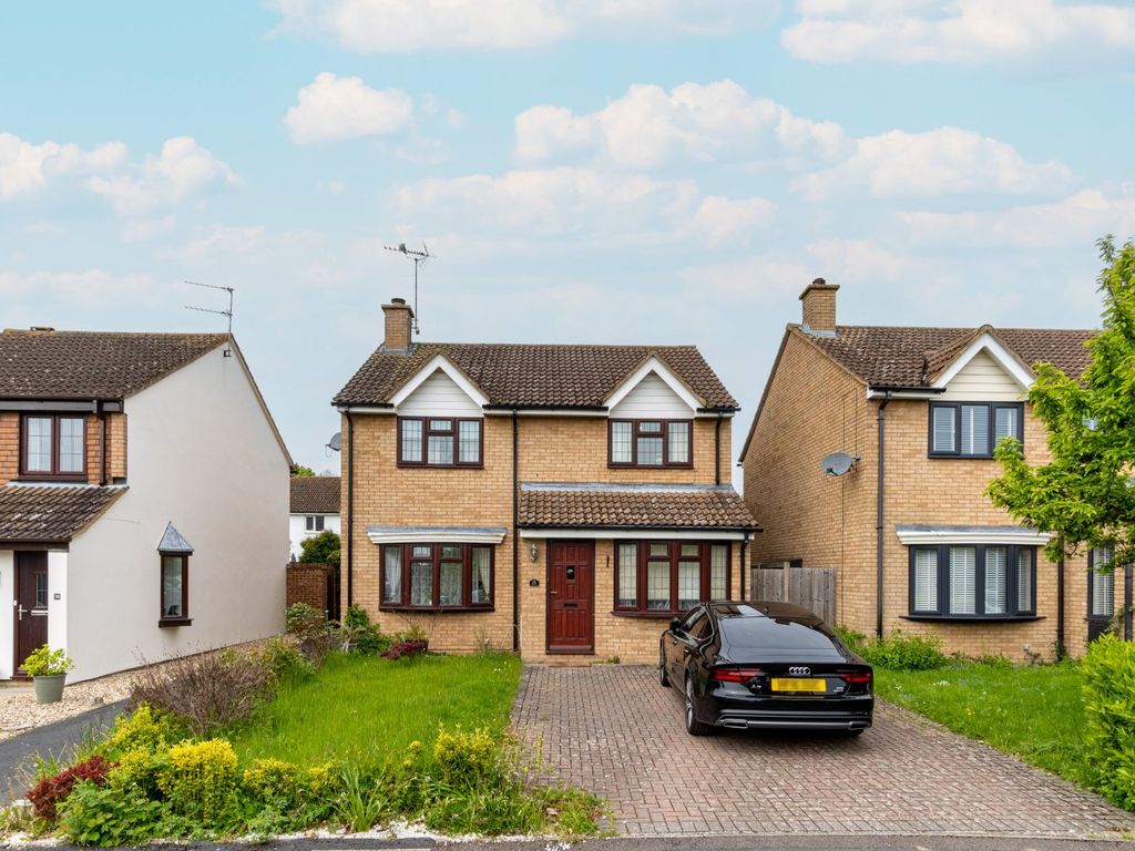 4 bed detached house for sale in Calverley Close, Thorley,