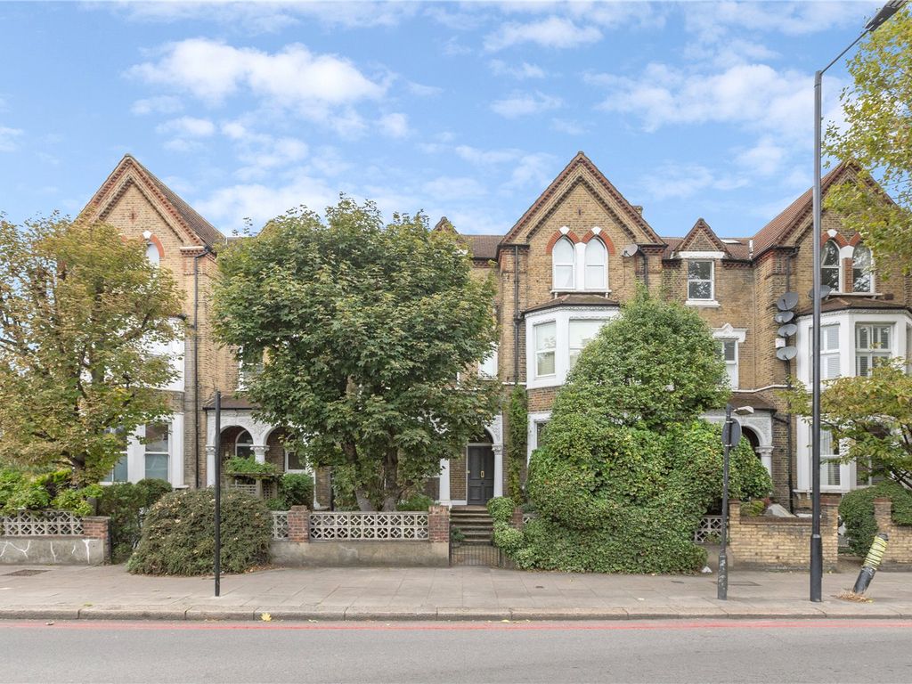 1 bed flat for sale in Cavendish Road, Clapham South, London SW12, £