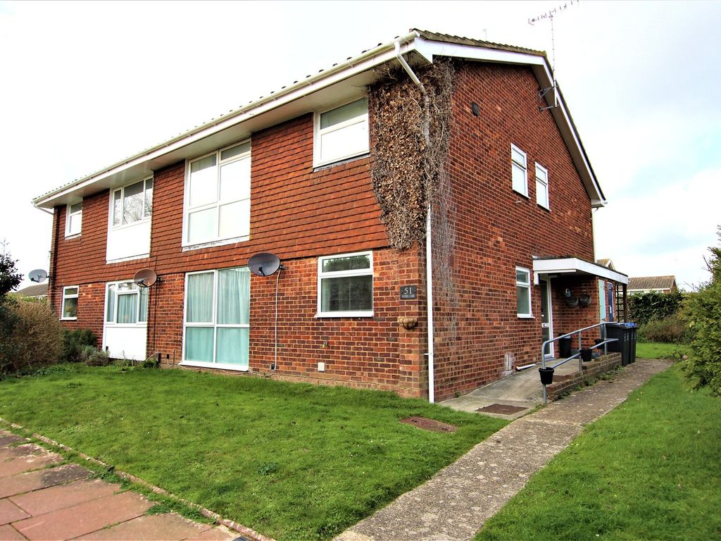 2 bed flat to rent in Hudson Close, Worthing, West Sussex BN13 Zoopla