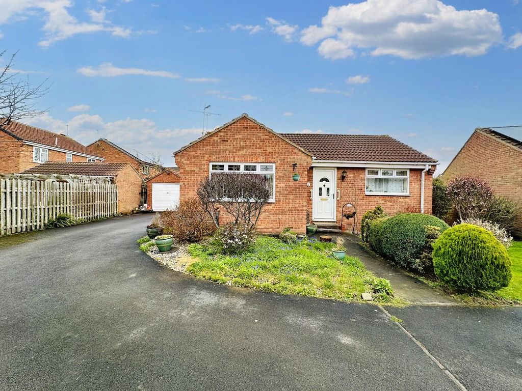 2 bed detached bungalow for sale in Fairway Close, Sherburn In Elmet