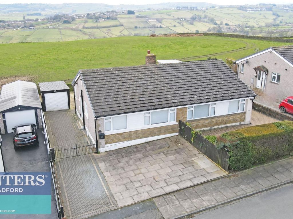 2 bed semidetached bungalow for sale in Egerton Grove, Allerton