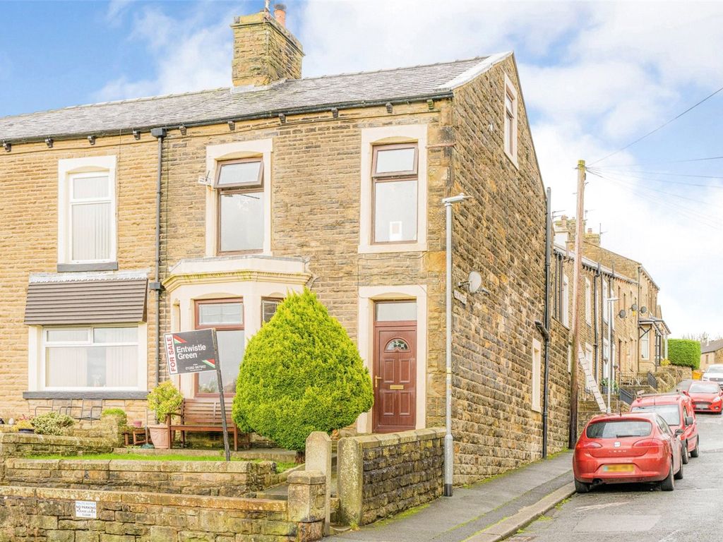 4 bed terraced house for sale in Cemetery Road, Earby, Barnoldswick