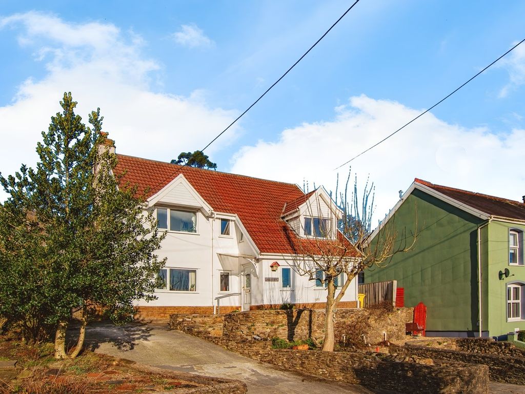 3 bed detached house for sale in Capel Seion Road, Drefach, Llanelli
