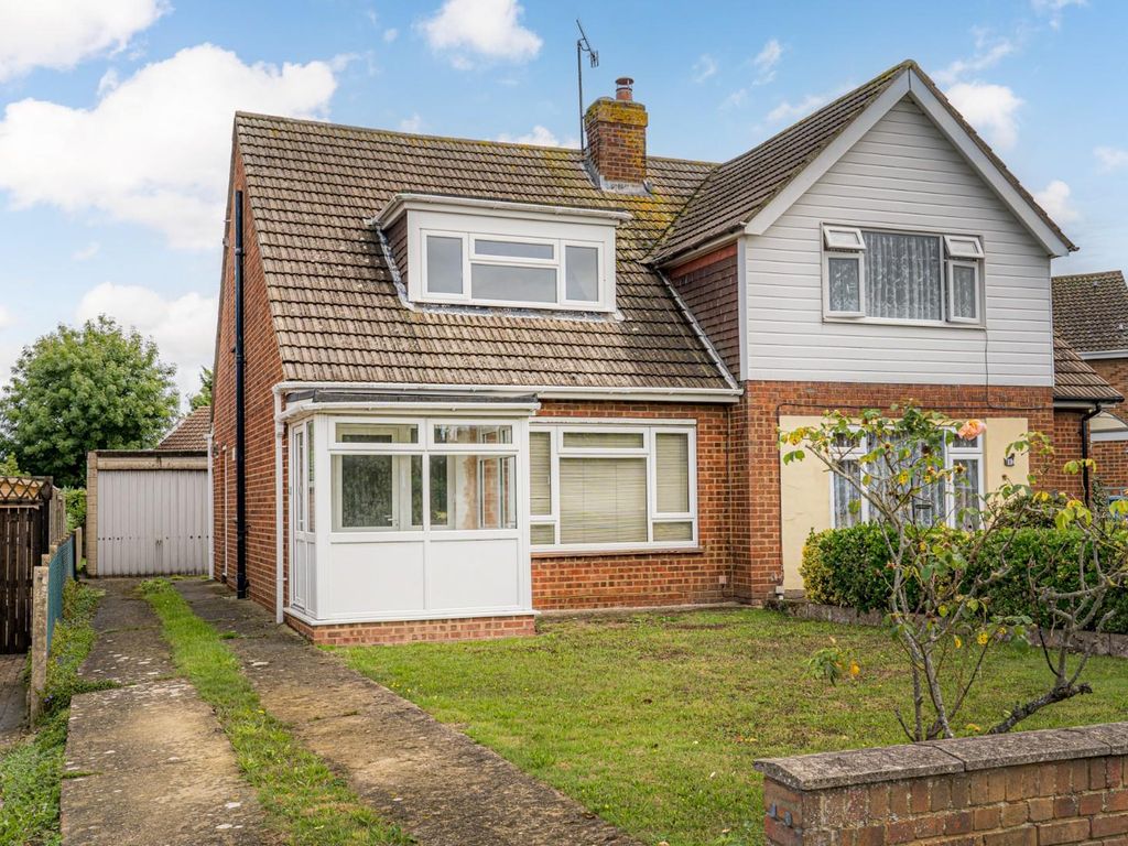 3 bed semidetached house for sale in Bramley Avenue, Faversham ME13