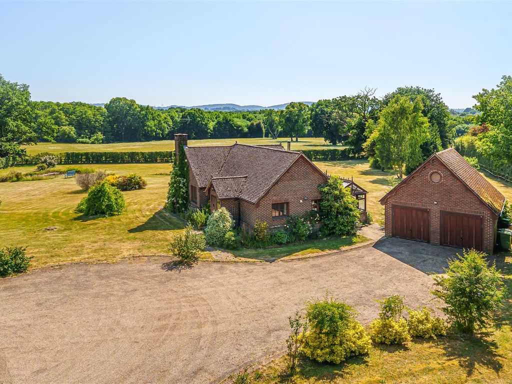 3 bed bungalow for sale in Midhurst Road, Petersfield GU31, £1,295,000