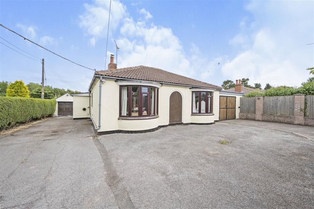 3 bed detached bungalow for sale in Bawtry Road, Blyth, Worksop S81, £