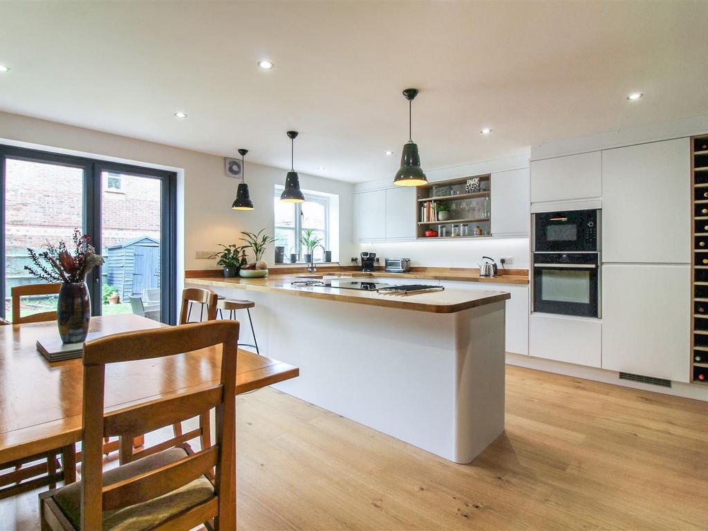 4 bed property for sale in Whitehead Way, Aylesbury HP21 Zoopla