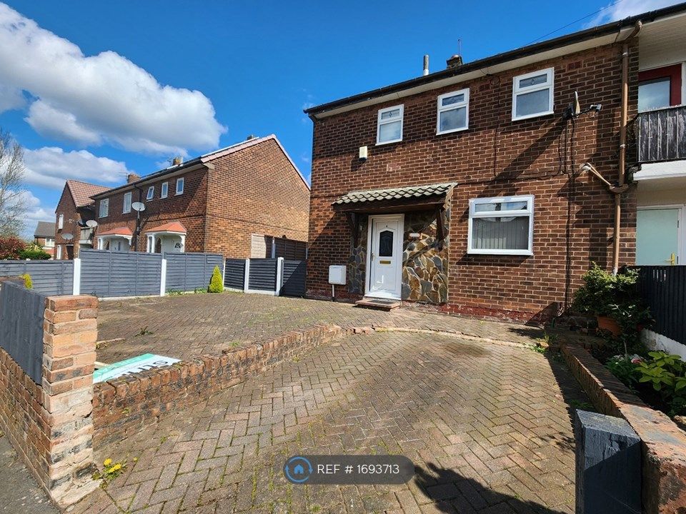 2 bed semidetached house to rent in Bowness Road, Middleton