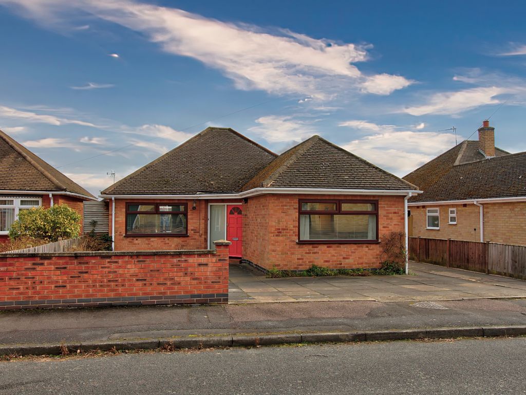 2 bed detached bungalow for sale in Lyngate Avenue, Birstall LE4 Zoopla